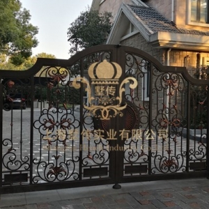 villa iron gate 8