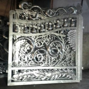 Hench custom design made wrought iron driveway gates finished project photos No.13