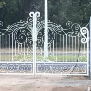 USA customer installed 12ft wrought iron gates photots