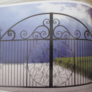 Wrought iron gates manufacturers China fancy driveway gate Hc-g11