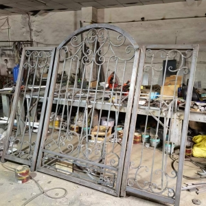 Hench fancy wrought iron gates China fabricate photos