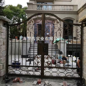 Wrought iron driveway gate with hot dip galvanzied and primer paint & surfance paint 